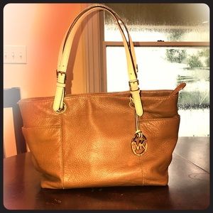 Michael Kors Voyager Medium Leather Tote